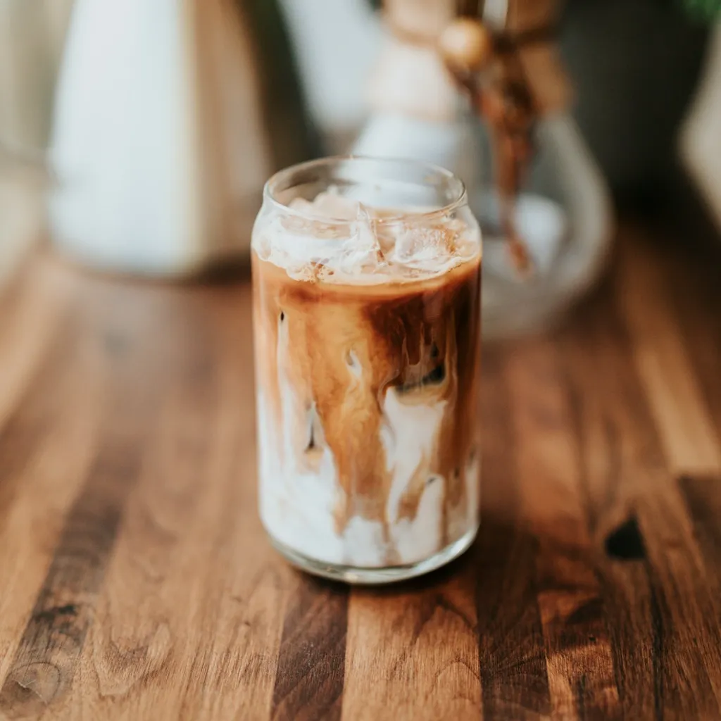Coffee protein shake meal replacement for weight loss with iced coffee and creamy high protein smoothie